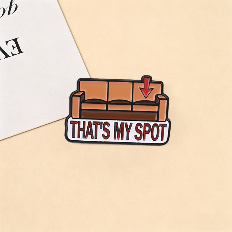 Pin Esmaltado 'That's My Spot' - Vintage Fashion Quotes reseña y precio