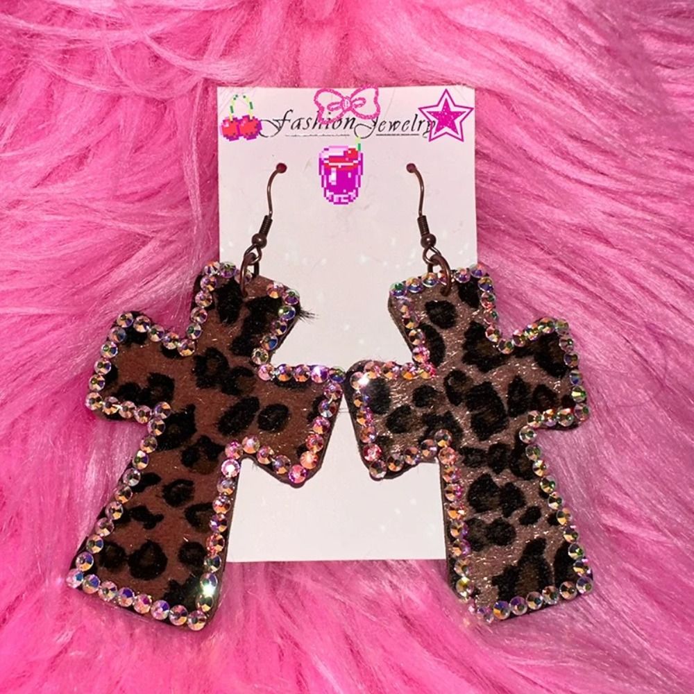 Pendientes cruzados de cristal - Vintage Fashion Illustrations reseña y precio