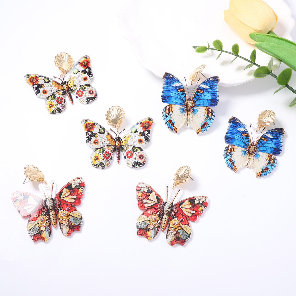 Pendientes Colgantes de Maripo - Vintage Fashion Illustrations reseña y precio